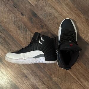 Jordan Men's Black and White Retro